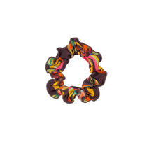 Laden Sie das Bild in den Galerie-Viewer, Product Front: Rio De Sol Chouchou Fiore Scrunchie