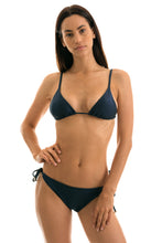 Laden Sie das Bild in den Galerie-Viewer, Model Front: Rio De Sol Bas Bottom Shark Inv Comfort