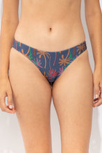 Laden Sie das Bild in den Galerie-Viewer, Gallery: Rio De Sol Bas Bottom Coqueiro Essential-Comfy
