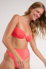 Laden Sie das Bild in den Galerie-Viewer, Image 07: Rio De Sol Ensemble Set Malibu-Folia Bandeau-Iris Highwaist-Spin-Iris