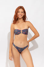 Laden Sie das Bild in den Galerie-Viewer, Model Front: Rio De Sol Bas Bottom Coqueiro Nice