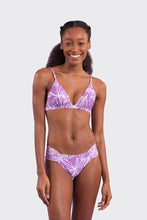Laden Sie das Bild in den Galerie-Viewer, Model Front: Rio De Sol Ensemble Set Trail-Purple Tri-Fixo Baobi-Cheeky