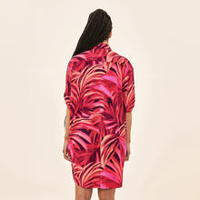 Laden Sie das Bild in den Galerie-Viewer, Model Back: Uv Line Chemise Shirtdress Copacabana Upf50+
