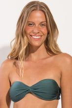 Laden Sie das Bild in den Galerie-Viewer, Gallery: Rio De Sol Haut Top Palace Twist