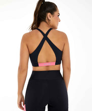 Laden Sie das Bild in den Galerie-Viewer, Model Back: Alto Giro Fitness Haut Top Hyper Costas Cruzadas Preto