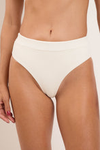 Laden Sie das Bild in den Galerie-Viewer, Gallery: Rio De Sol Bas Bottom Sand-Chantilly Kora