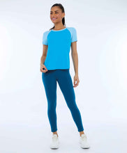 Laden Sie das Bild in den Galerie-Viewer, Image 02: Alto Giro Fitness Haut T-Shirt Skin Fit Recortes Sport Azul Vivid