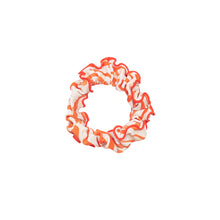 Laden Sie das Bild in den Galerie-Viewer, Product Front: Rio De Sol Chouchou Sahari Scrunchie
