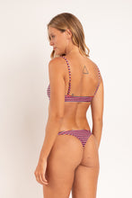 Laden Sie das Bild in den Galerie-Viewer, Model Back: Rio De Sol Haut Top Garoupa Mila