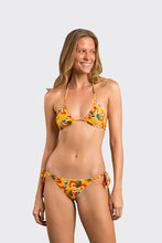 Laden Sie das Bild in den Galerie-Viewer, Model Front: Rio De Sol Ensemble Set Stories Tri-Inv Ibiza-Comfy