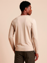 Laden Sie das Bild in den Galerie-Viewer, Model Back: Uv Line T-Shirt Pour Homme Longsleeve New Fit Masc Sand Upf50+
