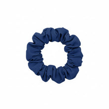 Laden Sie das Bild in den Galerie-Viewer, Product Front: Rio De Sol Chouchou Navy Scrunchie