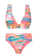 Laden Sie das Bild in den Galerie-Viewer, Product Front: Rio De Sol Ensemble Set River Halter-Cos Hotpant-Cos
