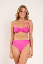 Laden Sie das Bild in den Galerie-Viewer, Model Front: Rio De Sol Haut Top Fluity-Amor Vickie