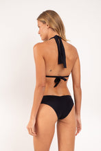 Laden Sie das Bild in den Galerie-Viewer, Model Back: Rio De Sol Ensemble Set Malibu-Black Mel