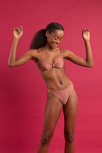 Laden Sie das Bild in den Galerie-Viewer, Image 09: Rio De Sol Ensemble Set Shimmer-Copper Bandeau-Joy Nice-Fio