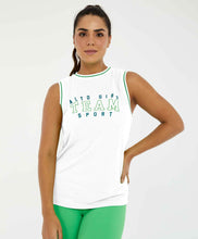 Laden Sie das Bild in den Galerie-Viewer, Model Front: Alto Giro Fitness Haut Regata Nylon Dry Alongada Branco