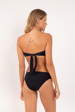 Laden Sie das Bild in den Galerie-Viewer, Model Back: Rio De Sol Bas Bottom Malibu-Black Essential-Comfy