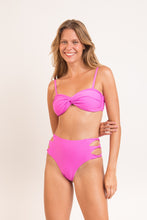 Laden Sie das Bild in den Galerie-Viewer, Image 06: Rio De Sol Ensemble Set Vita-Pink Twist Highwaist-Spin