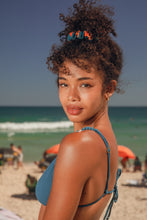 Laden Sie das Bild in den Galerie-Viewer, Image 04: Rio De Sol Chouchou Luma Scrunchie