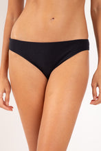 Laden Sie das Bild in den Galerie-Viewer, Gallery: Rio De Sol Bas Bottom Malibu-Black Essential-Comfy