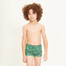 Laden Sie das Bild in den Galerie-Viewer, Model Front: Uv Line Maillot De Bain Garçon Swim Trunks Kids Leaves Upf50+