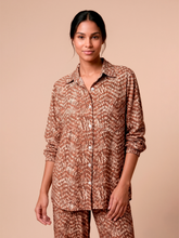 Laden Sie das Bild in den Galerie-Viewer, Gallery: Uv Line Chemise Shirt Vitoria Tie Dye Pitanga Upf50+