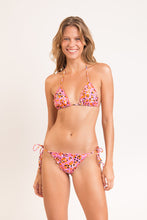 Laden Sie das Bild in den Galerie-Viewer, Model Front: Rio De Sol Haut Top Sweet-Camo Frufru