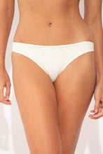 Laden Sie das Bild in den Galerie-Viewer, Gallery: Rio De Sol Bas Bottom Junco-Offwhite Essential-Comfy