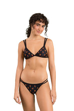 Laden Sie das Bild in den Galerie-Viewer, Model Front: Rio De Sol Ensemble Set Cashew Tri-Duo Mini-Duo
