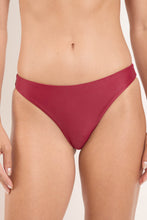 Laden Sie das Bild in den Galerie-Viewer, Gallery: Rio De Sol Bas Bottom Touch-Carmim Essential-Comfy