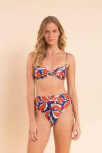 Laden Sie das Bild in den Galerie-Viewer, Image 10: Rio De Sol Ensemble Set Leaves Bandeau-Joy Hotpants