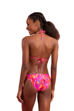 Laden Sie das Bild in den Galerie-Viewer, Model Back: Rio De Sol Bas Bottom Flavors Ibiza-Comfy
