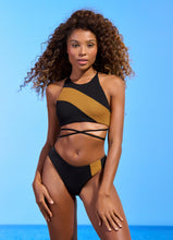 Laden Sie das Bild in den Galerie-Viewer, Model Front: Maaji Haut Top Babydoll Journey Midnight Black