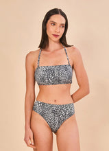 Laden Sie das Bild in den Galerie-Viewer, Model Front: Uv Line Ensemble Set Bandeau Asas Upf50+