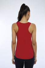 Laden Sie das Bild in den Galerie-Viewer, Model Back: Alto Giro Fitness Haut Regata Skin Fit Inspiracional Vermelho Haute Red