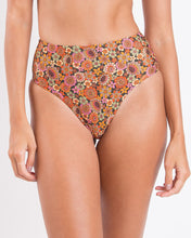 Laden Sie das Bild in den Galerie-Viewer, Gallery: Rio De Sol Bas Bottom Bouquet Hotpants