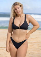 Laden Sie das Bild in den Galerie-Viewer, Image 07: Maaji Haut Top Victory Splendour Black