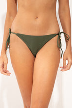 Laden Sie das Bild in den Galerie-Viewer, Gallery: Rio De Sol Bas Bottom Shimmer-Croco Ibiza-Comfy-Gold