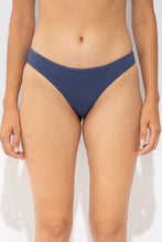 Laden Sie das Bild in den Galerie-Viewer, Gallery: Rio De Sol Bas Bottom Carmel-Blue Essential-Comfy