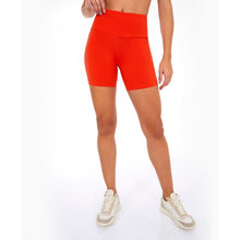 Laden Sie das Bild in den Galerie-Viewer, Model Front: Alto Giro Fitness Bas Bermuda Supplex Fusao Laranja Fast