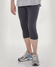 Laden Sie das Bild in den Galerie-Viewer, Model Front: Alto Giro Fitness Bas Corsario Bodytex Silk Preto