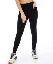 Laden Sie das Bild in den Galerie-Viewer, Model Front: Alto Giro Fitness Bas Legging Unique Recortes Preto