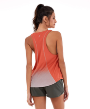 Laden Sie das Bild in den Galerie-Viewer, Model Back: Alto Giro Fitness Haut Regata Alto Giro Skin Fit Sport Way Com Degradê