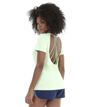 Laden Sie das Bild in den Galerie-Viewer, Model Back: Alto Giro Fitness Haut T-Shirt Skin Fit Rolete Costas Verde Joy