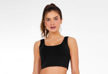 Laden Sie das Bild in den Galerie-Viewer, Model Front: Alto Giro Fitness Haut Top Bodytex Ii Com Laser Preto