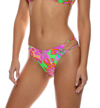 Laden Sie das Bild in den Galerie-Viewer, Image 05: Luli Fama Bas Bottom Crossing String Vivi Il Momento