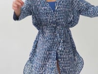 Laden und Abspielen von Videos im Galerie-Viewer, Video: Rio De Sol Chemise Chuva Chemise Gabriele