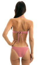 Laden Sie das Bild in den Galerie-Viewer, Model Back: Rio De Sol Bas Bottom Callas Bandeau