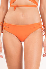 Laden Sie das Bild in den Galerie-Viewer, Gallery: Rio De Sol Bas Bottom Dende Madrid